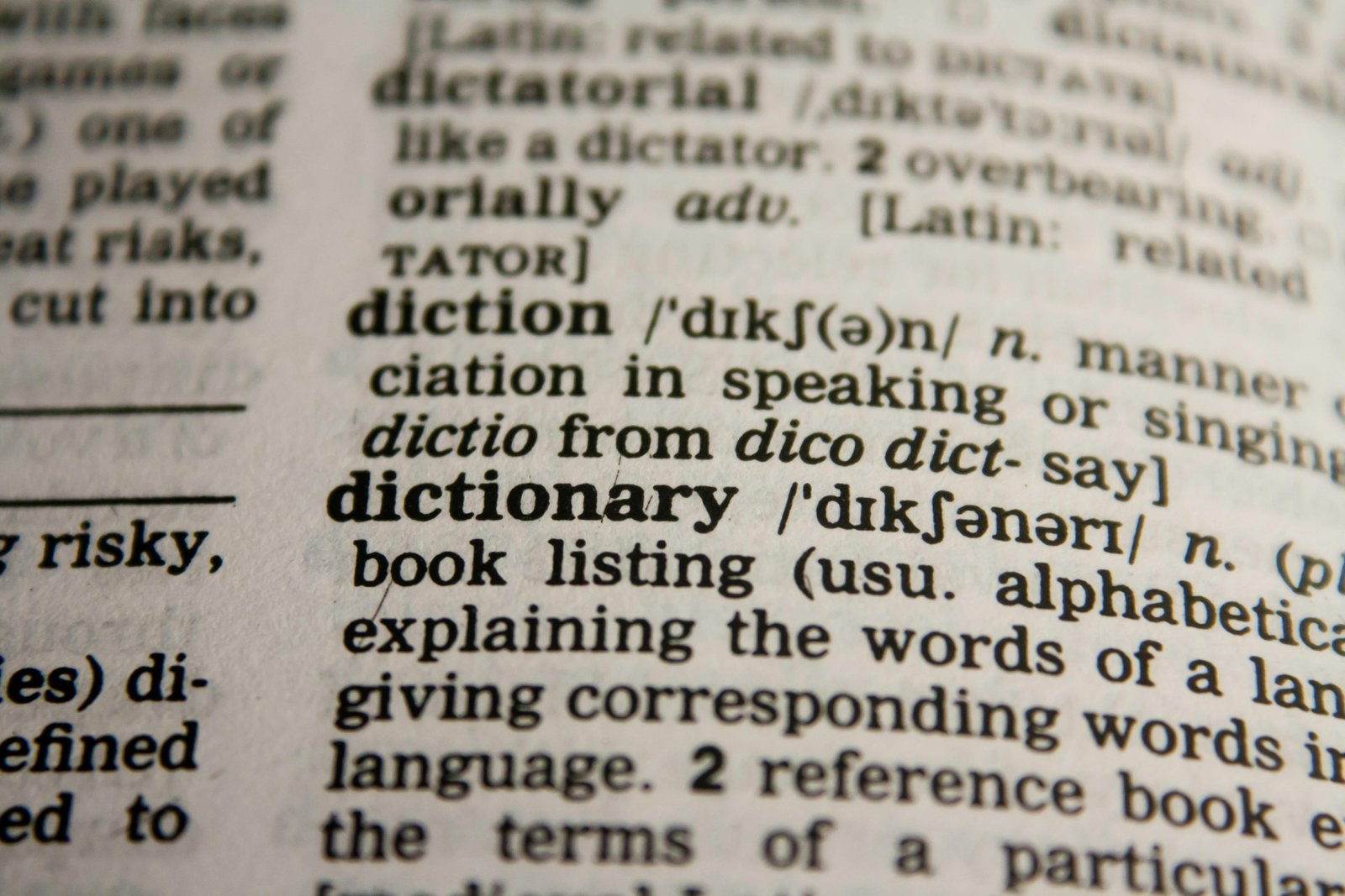 In a world where fast food is a staple in many people's diets, it's no surprise that fast food dictionaries have become a popular resource for those looking to navigate the plethora of options available in this industry. These dictionaries provide definitions and explanations of terms commonly used in the fast food industry, helping consumers better understand what they're ordering and making informed choices about their food.